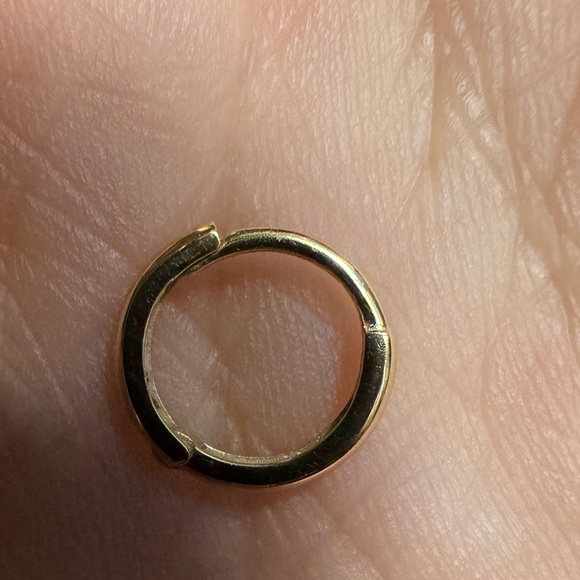 Mejuri Mini Hoop - Picture 5 of 6